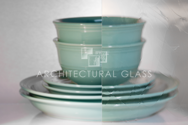Lightly distorted pattern glass