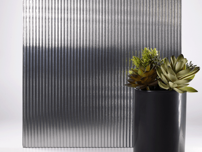 Estriado Reeded Polished Chrome